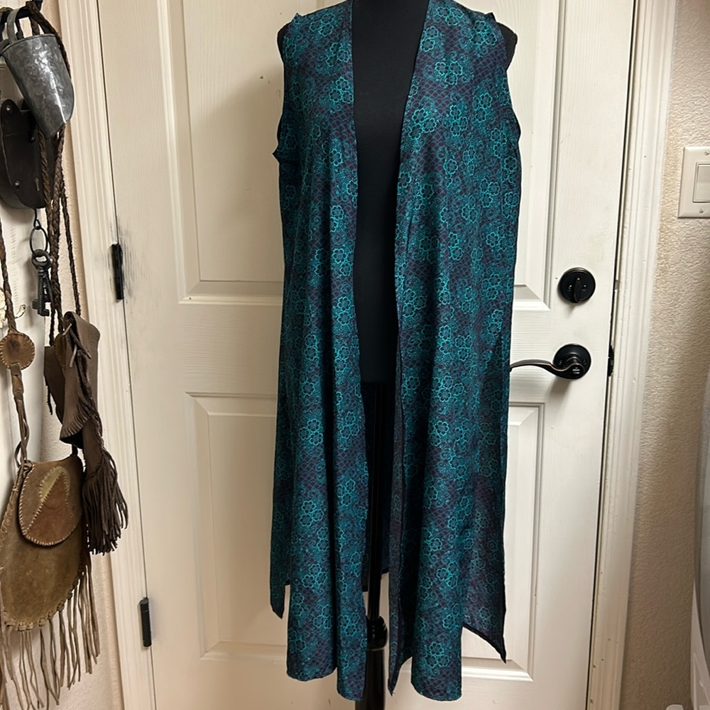 LulaRoe Women's Open Sleeveless Green Floral Cardigan Size Medium